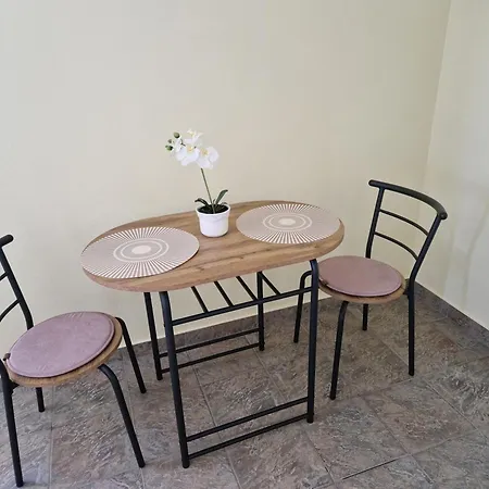 Cosy Near The Maison d'hôtes 3*