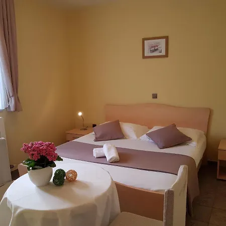 Cosy Near The 3* Zadar
