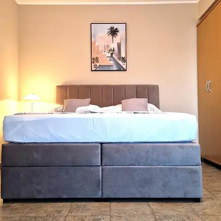 Cosy Near The ゲストハウス ザダル